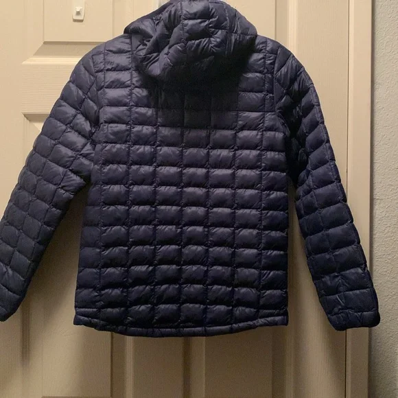 **DONATING** The North Face Hooded Puffer Jacket, Big Boys, Navy, Sz 10/12 - Picture 3 of 5
